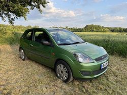 Grün Gebraucht 2007 Ford Fiesta Ambiente Kleinwagen | 980 €