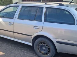 Grau Gebraucht 2003 Skoda Octavia Kombi | 600 € (Superpreis)