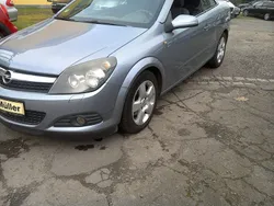 Silber Gebraucht 2008 Opel Astra Cabriolet Edition Cabrio | 2.650 € (Teuer)