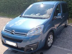 Blau Gebraucht 2017 Citroën Berlingo PureTech Van / Kleinbus | 12.500 € (Fairer Preis)