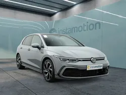 Grau Gebraucht 2024 VW Golf VIII R-line Limousine | 34.250 € (Etwas zu teuer)