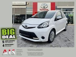 Cool white Gebraucht 2014 Toyota Aygo Connect Style Kleinwagen | 4.890 € (Fairer Preis)