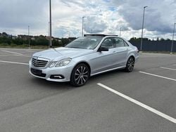 Silber Gebraucht 2009 Mercedes E350 Limousine | 8.999 € (Fairer Preis)