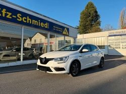 Weiß Gebraucht 2016 Renault Mégane IV Life Limousine | 8.990 € (Fairer Preis)