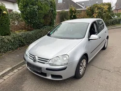 Grau Gebraucht 2005 VW Golf V Kleinwagen | 1.900 € (Guter Preis)