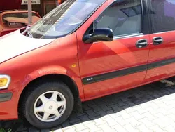 Rot Gebraucht 1997 Opel Sintra Van / Kleinbus | 999 €