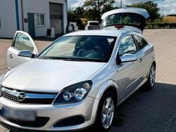 Silber Gebraucht 2008 Opel Astra GTC Kleinwagen | 1.900 € (Guter Preis)