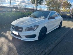 Weiß Gebraucht 2014 Mercedes CLA200 AMG line Coupé | 16.100 € (Fairer Preis)