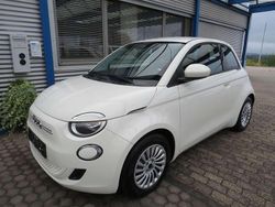 Weiss Gebraucht 2023 Fiat 500e Basis Kleinwagen | 16.750 €