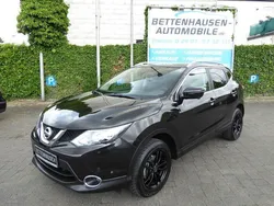 Schwarz Gebraucht 2017 Nissan Qashqai N-Connecta SUV | 12.490 € (Fairer Preis)