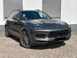 Grau Gebraucht 2019 Porsche Cayenne Turbo SUV | 56.950 € (Fairer Preis)