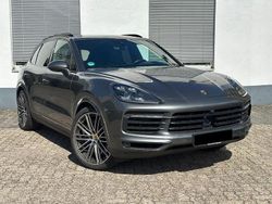 Grau Gebraucht 2019 Porsche Cayenne Turbo SUV | 53.995 € (Teuer)