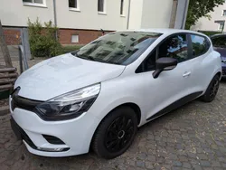 Weiß Gebraucht 2017 Renault Clio IV Life Limousine | 7.800 € (Guter Preis)