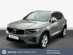 Grün Gebraucht 2024 Volvo XC40 Core SUV | 34.890 € (Guter Preis)