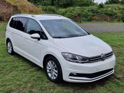 Weiß Gebraucht 2018 VW Touran Sound Van / Kleinbus | 13.500 € (Guter Preis)