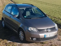 Braun Gebraucht 2009 VW Golf Plus Cross Van / Kleinbus | 4.300 €