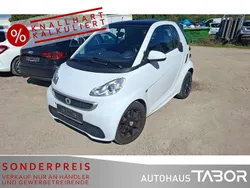 Weiss Gebraucht 2013 Smart ForTwo Coupé Passion Coupé | 5.285 € (Fairer Preis)