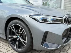 Grau Neu 2025 BMW 318 Comfort Edition Limousine | 48.945 €