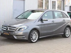 Grau Gebraucht 2012 Mercedes B200 Sport Van / Kleinbus | 13.980 € (Fairer Preis)