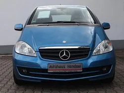 Blau Gebraucht 2009 Mercedes A150 Classic Van / Kleinbus | 5.890 € (Fairer Preis)
