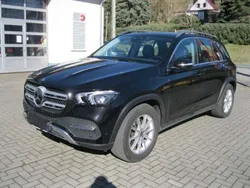 Obsidianschwarz metalliclack (metallic) Gebraucht 2021 Mercedes GLE350e SUV | 48.800 € (Fairer Preis)