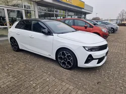 Weiß Gebraucht 2022 Opel Astra Ultimate Limousine | 23.990 € (Teuer)
