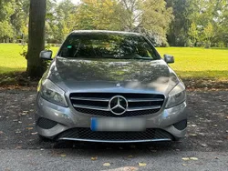 Grau Gebraucht 2012 Mercedes A180 Kleinwagen | 10.000 € (Superpreis)