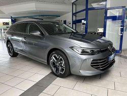 Diabasgrau Neu 2025 VW Passat Elegance Kombi | 47.780 € (Fairer Preis)