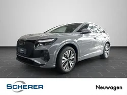 Grau Neu 2025 Audi Q4 Sportback e-tron Sport SUV | 55.980 € (Etwas zu teuer)