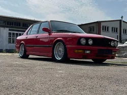 Rot Gebraucht 1985 BMW M535 Limousine | 29.400 €