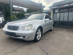 Silber Gebraucht 2005 Mercedes C220 Classic Limousine | 2.599 €