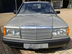 Silber Gebraucht 1989 Mercedes 190 Classic Limousine | 10.500 €