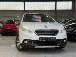 Weiß Gebraucht 2015 Peugeot 2008 Style SUV | 8.100 € (Guter Preis)