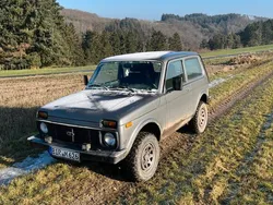 Grau Gebraucht 2009 Lada niva SUV | 4.300 € (Fairer Preis)
