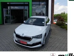 Weiß Gebraucht 2022 Skoda Scala Tour Kleinwagen | 14.990 € (Guter Preis)