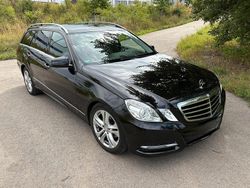 Schwarz Gebraucht 2012 Mercedes E220 Avantgarde Kombi | 11.250 € (Fairer Preis)