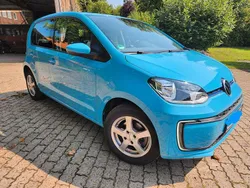 Blau Gebraucht 2021 VW e-up! Kleinwagen | 12.900 € (Fairer Preis)