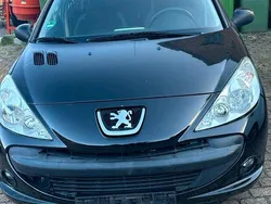 Schwarz Gebraucht 2011 Peugeot 206+ Kleinwagen | 2.250 €