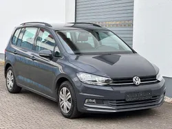 Grau Gebraucht 2018 VW Touran Trendline Van / Kleinbus | 14.990 € (Guter Preis)