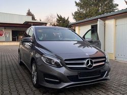 Grau Gebraucht 2015 Mercedes B200 Van / Kleinbus | 11.500 € (Guter Preis)