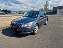 Grau Gebraucht 2011 Skoda Octavia Ambiente Kombi | 1.999 € (Superpreis)