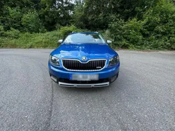 Blau Gebraucht 2015 Skoda Octavia Scout Kombi | 15.500 €