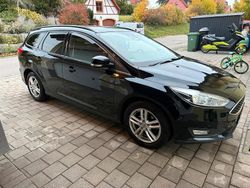 Schwarz Gebraucht 2016 Ford Focus Kombi | 8.000 € (Superpreis)