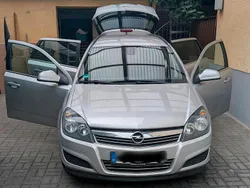 Silber Gebraucht 2010 Opel Astra Kombi | 1.950 € (Superpreis)