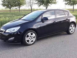Schwarz Gebraucht 2010 Opel Astra Design Edition Kleinwagen | 4.900 € (Etwas zu teuer)