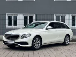Diamantweiss (metallic) Gebraucht 2017 Mercedes E200 Kombi | 19.990 € (Superpreis)