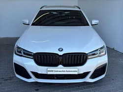 Alpinweiss Gebraucht 2022 BMW 530e M Sport Kombi | 34.889 € (Fairer Preis)