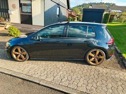 Schwarz Gebraucht 2017 VW Golf VII R Limousine | 22.498 € (Fairer Preis)