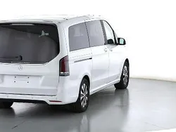 Bergkristallweiß Gebraucht 2025 Mercedes EQV300 Avantgarde Van / Kleinbus | 64.990 €