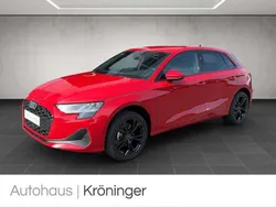 Rot Gebraucht 2024 Audi A3 Sportback Limousine | 31.490 € (Etwas zu teuer)